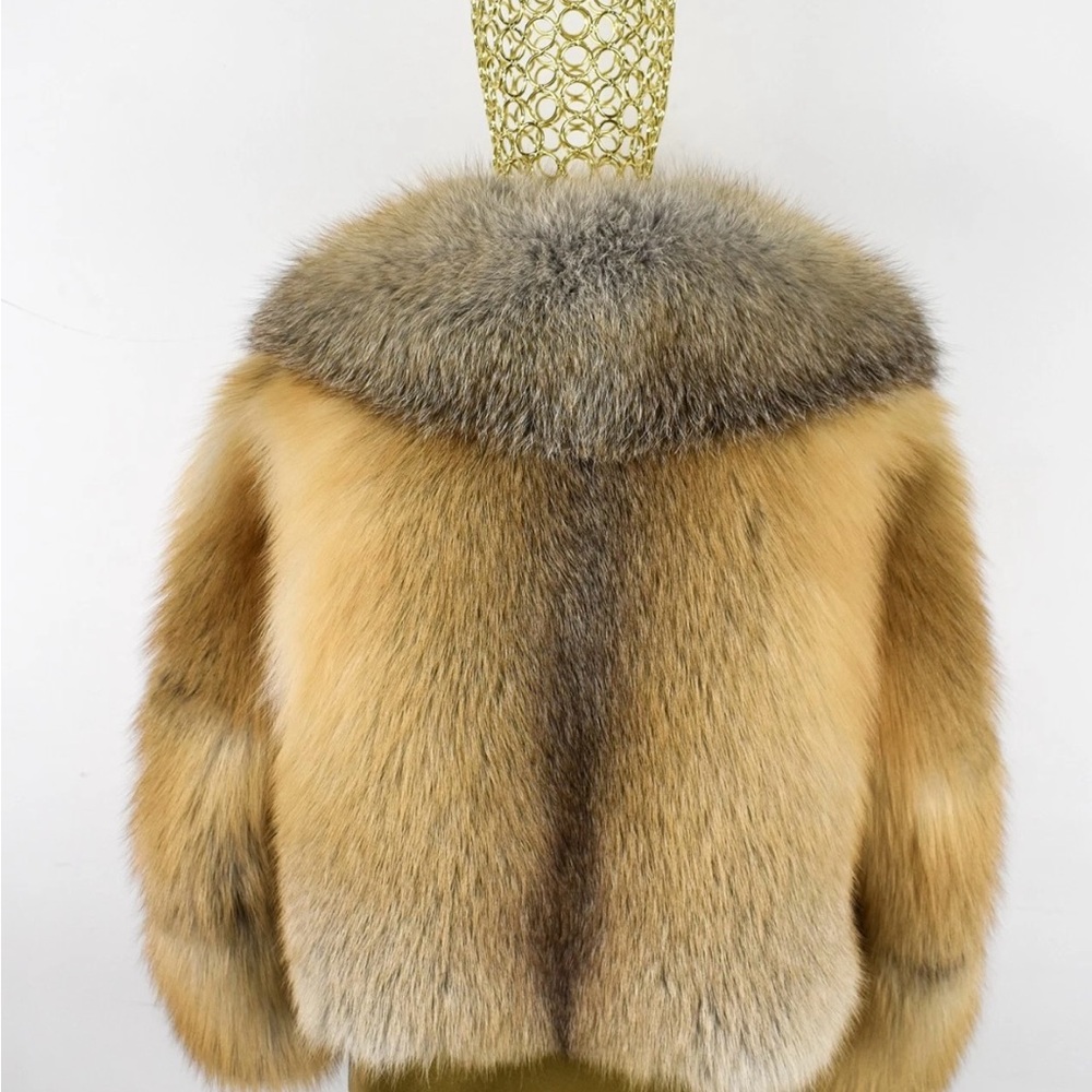 Cream Teddy Jacket with Plush Fur Collar and Voluminous Sleeves - Picture 5 of 8